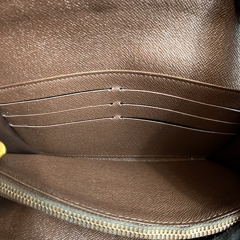 Louis Vuitton Wallet - Damier - Picture 12 of 17